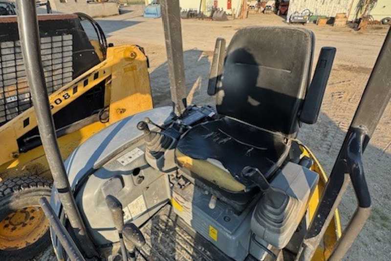 OmecoHub - Immagine NEW HOLLAND E30.2R